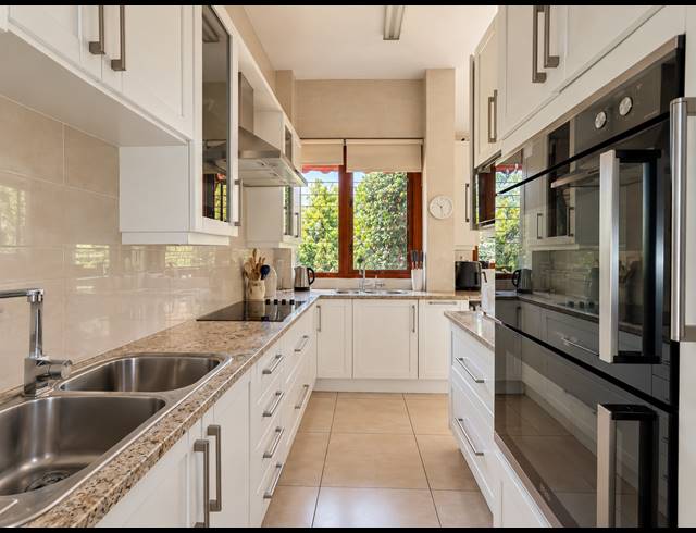 6 BEDROOM HOUSE FOR SALE IN THREE RIVERS